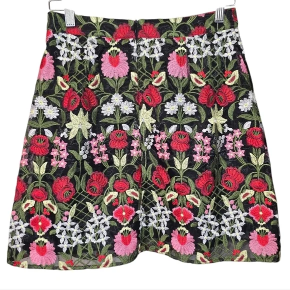LUCY PARIS Vibrant Embroidered Floral A-Line Mini Skirt Size Small - Picture 6 of 11